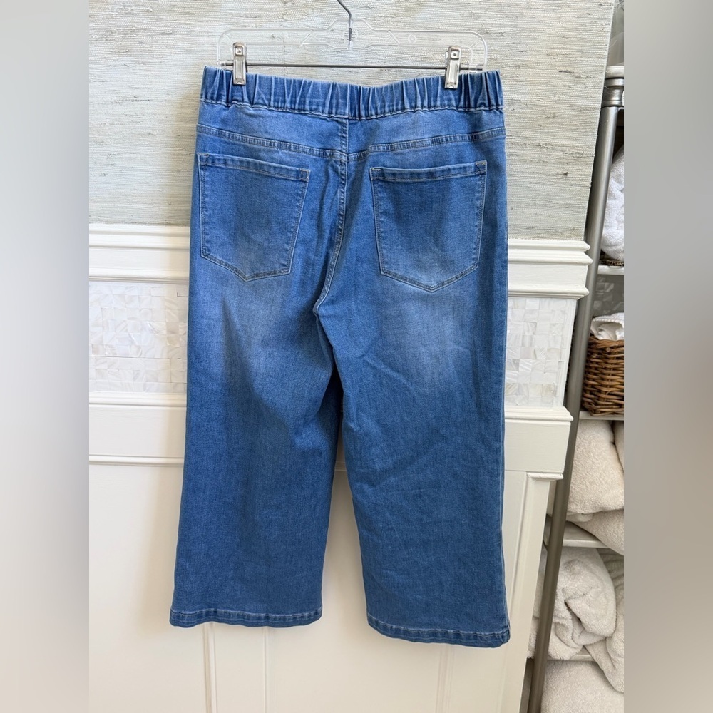 Large (fits 12 /14) pull on elastic waist wide leg cropped jeans medium wash - Picture 11 of 17
